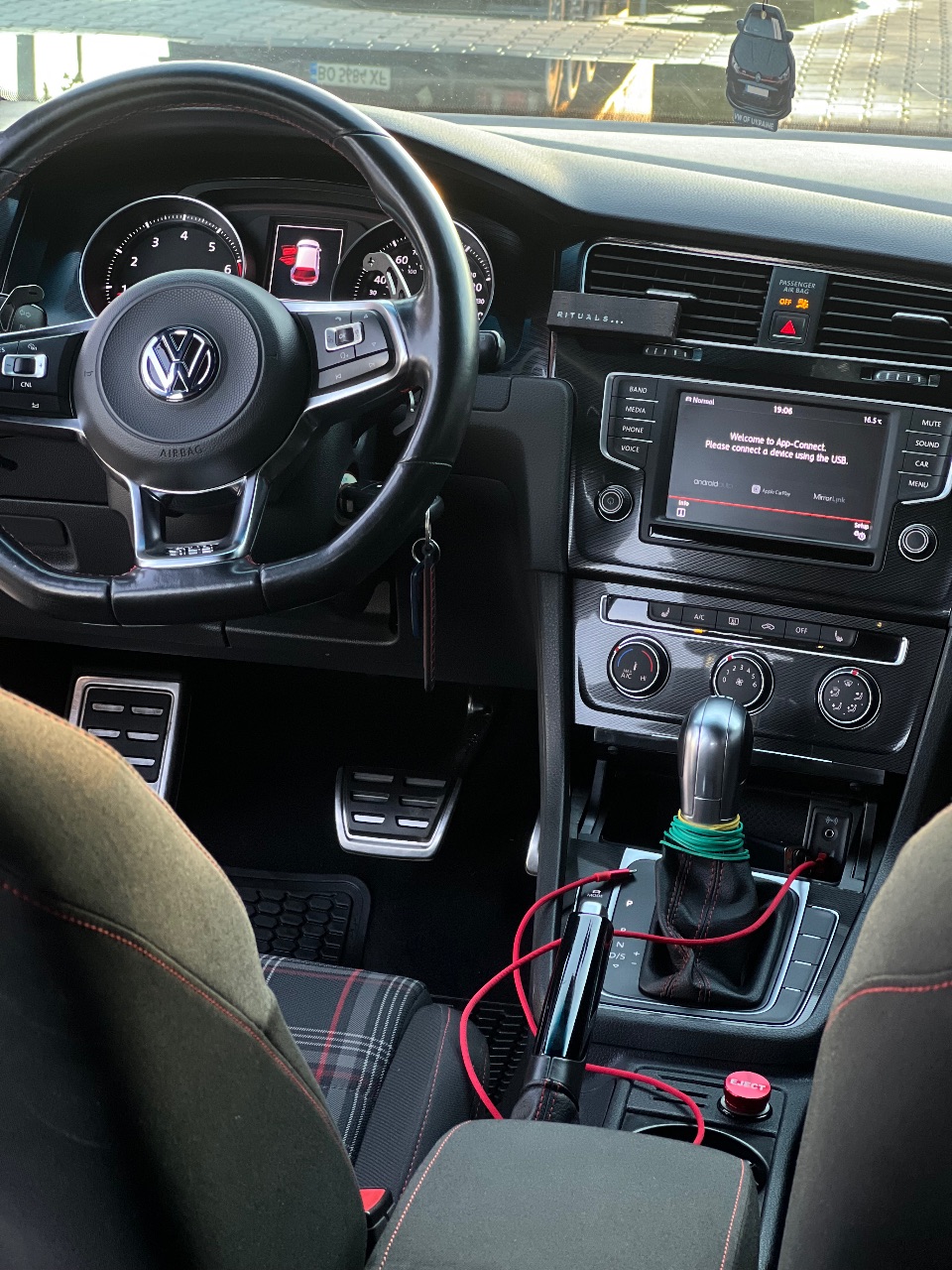 Volkswagen Golf GTI - фото 22