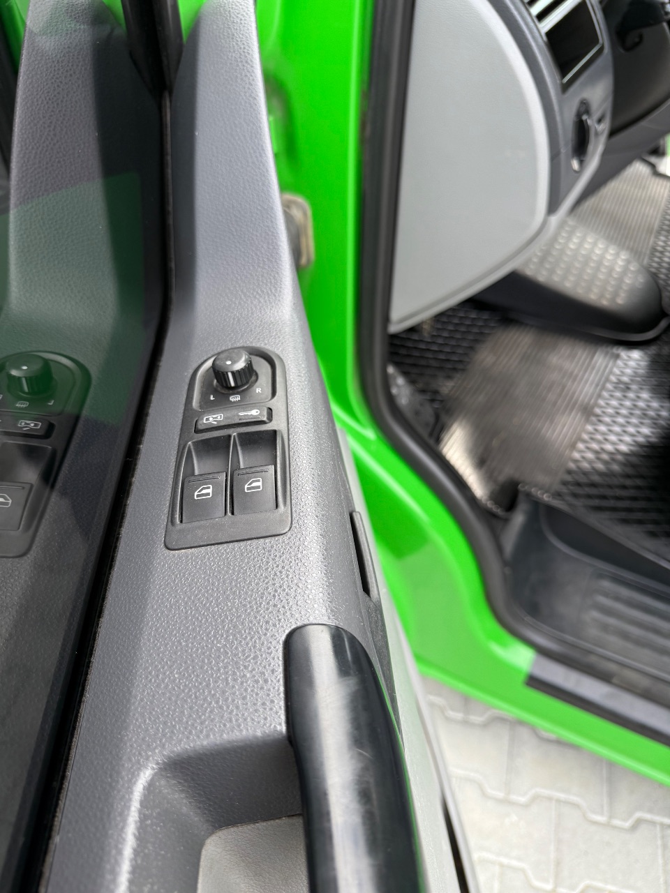 Volkswagen Transporter - фото 28