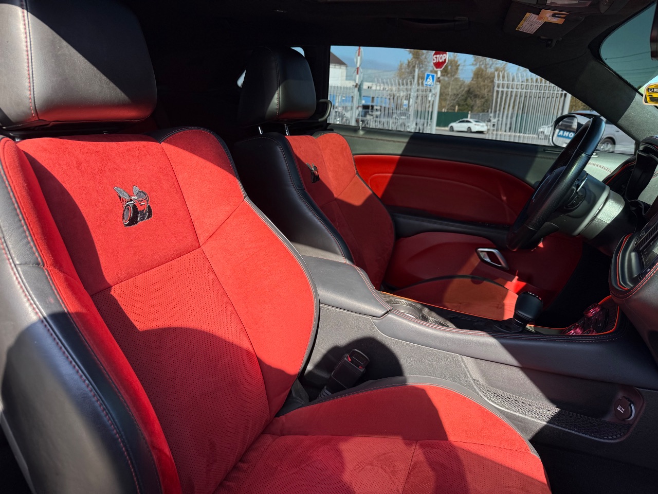 Dodge Challenger - фото 9