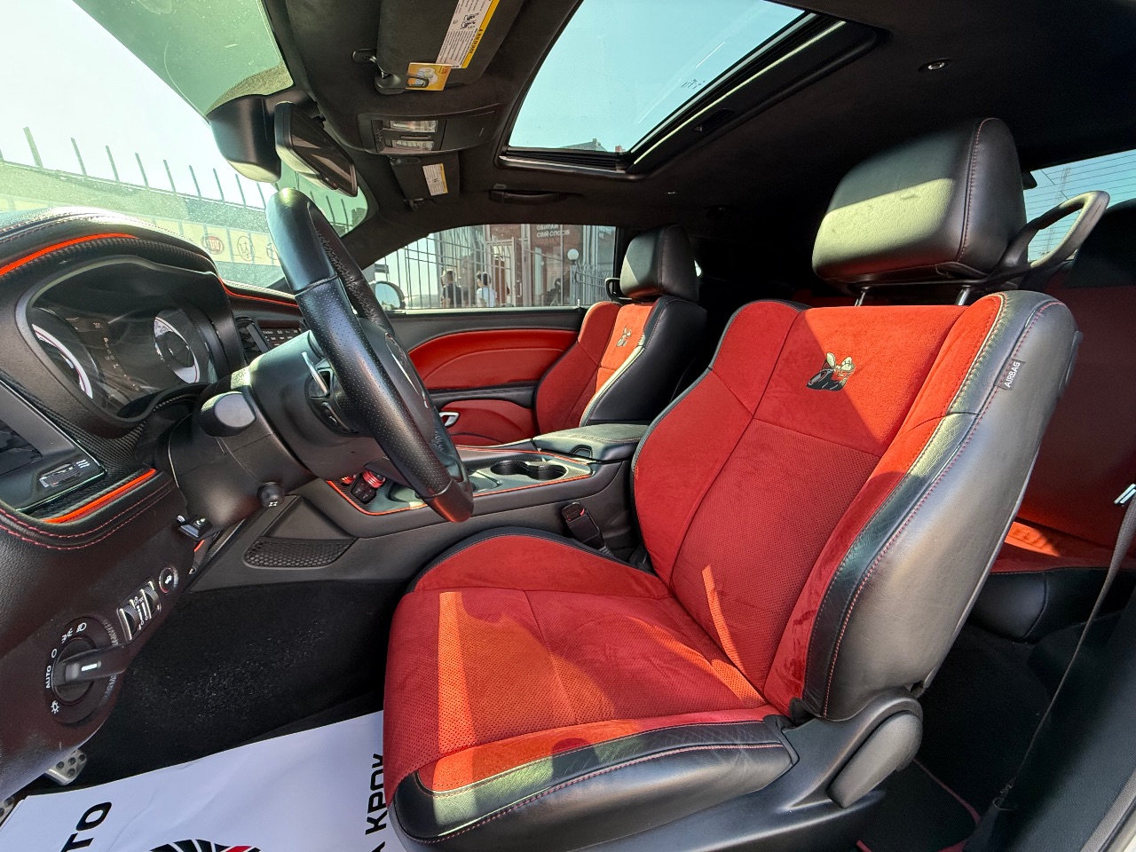 Dodge Challenger - фото 7