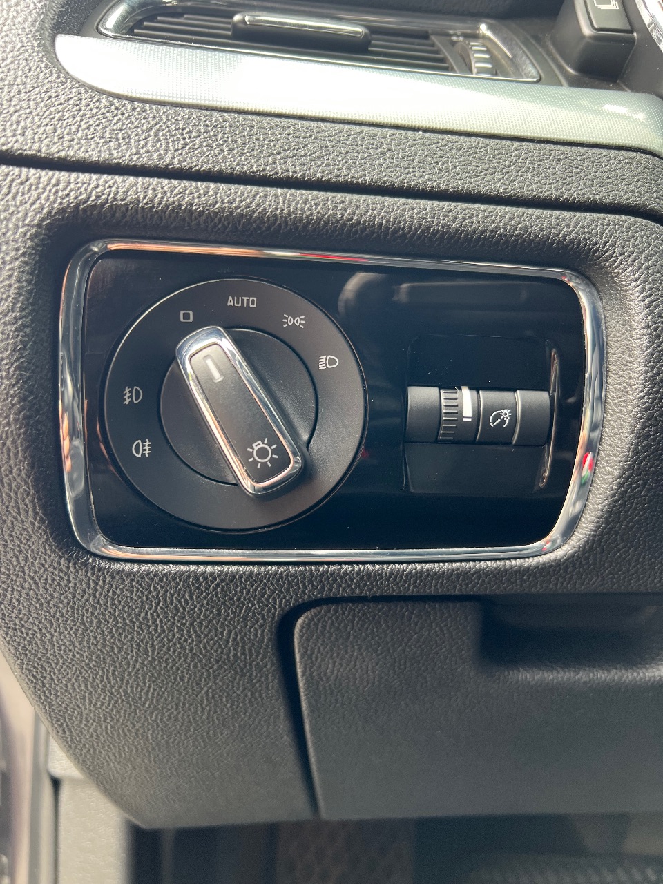 Skoda Superb - фото 11