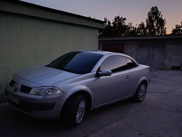 Renault Megane - фото 1