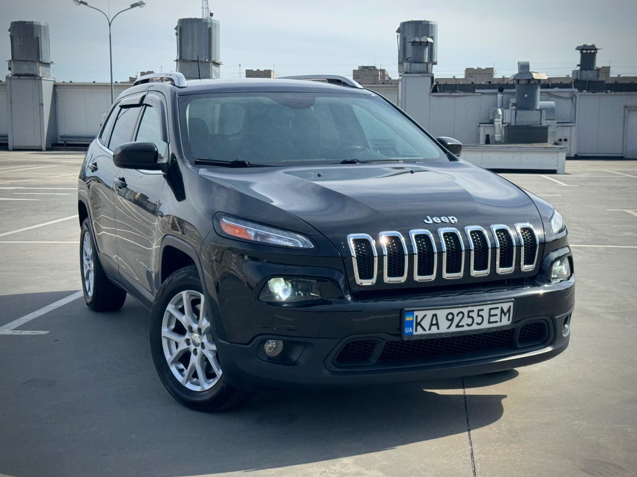 Jeep Cherokee - фото 1