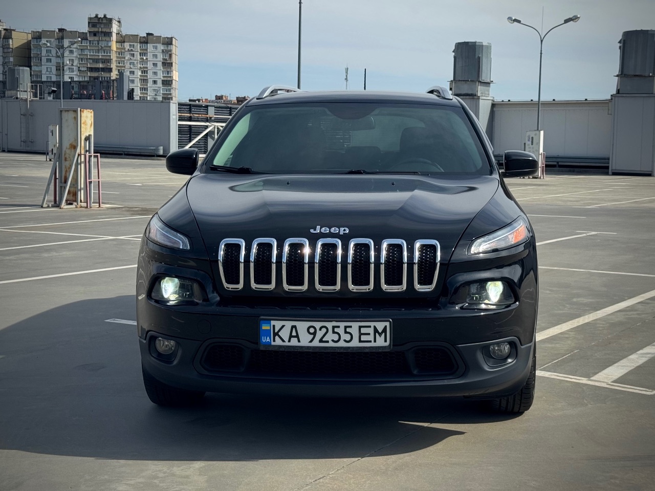 Jeep Cherokee - фото 2