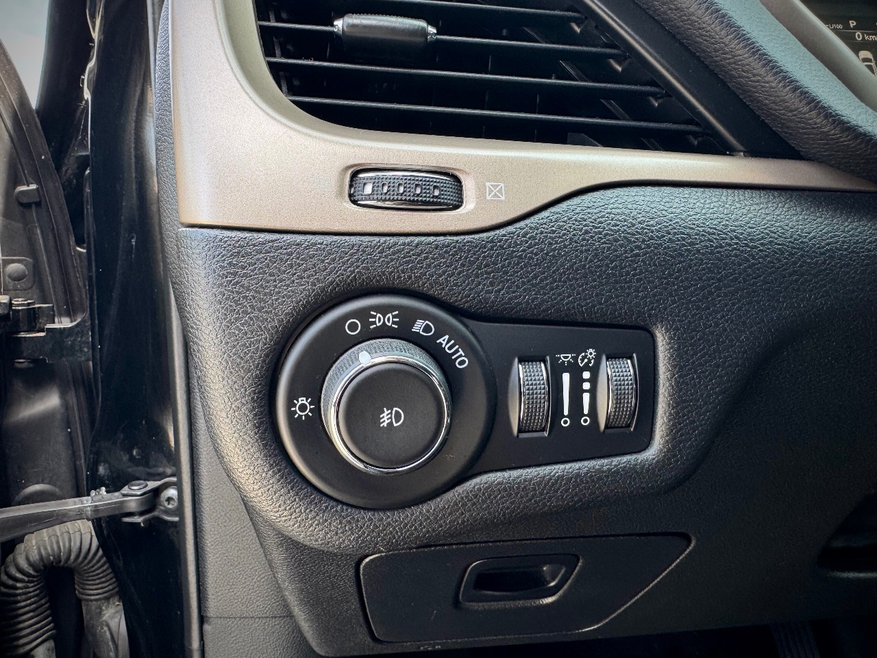 Jeep Cherokee - фото 22