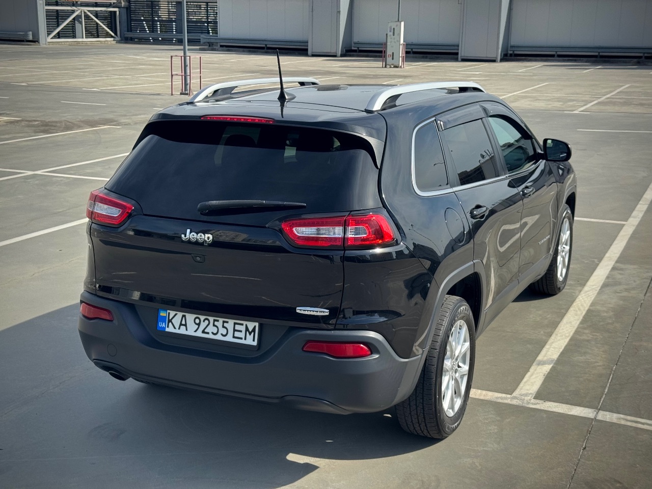 Jeep Cherokee - фото 12