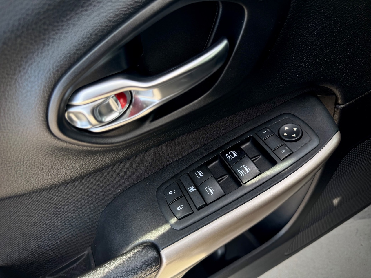 Jeep Cherokee - фото 21