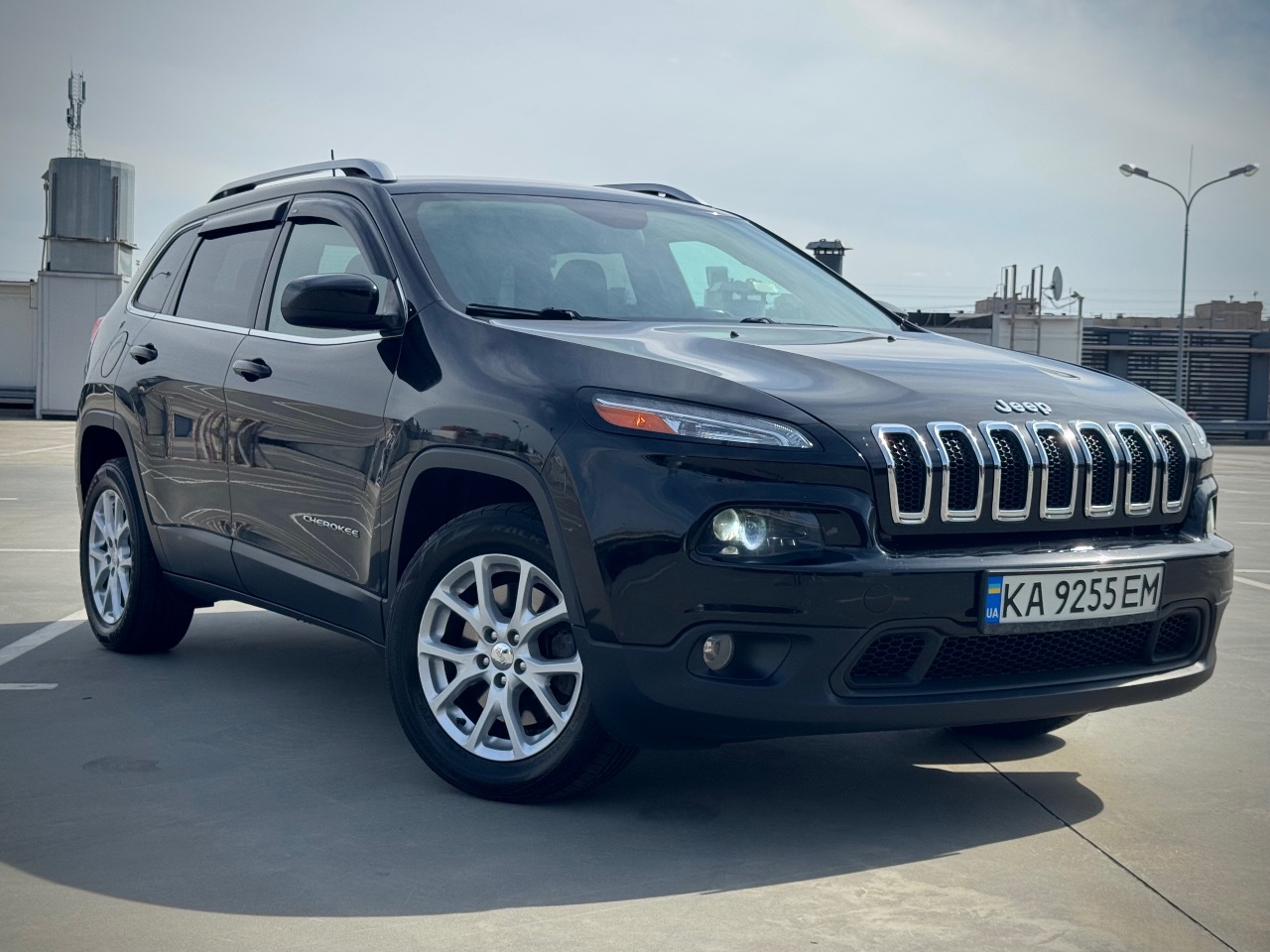 Jeep Cherokee - фото 7