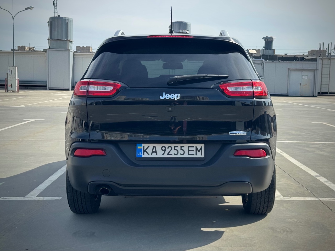 Jeep Cherokee - фото 13