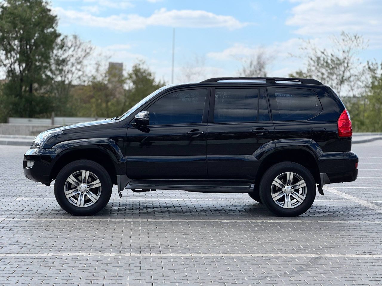 Toyota Land Cruiser Prado - фото 4