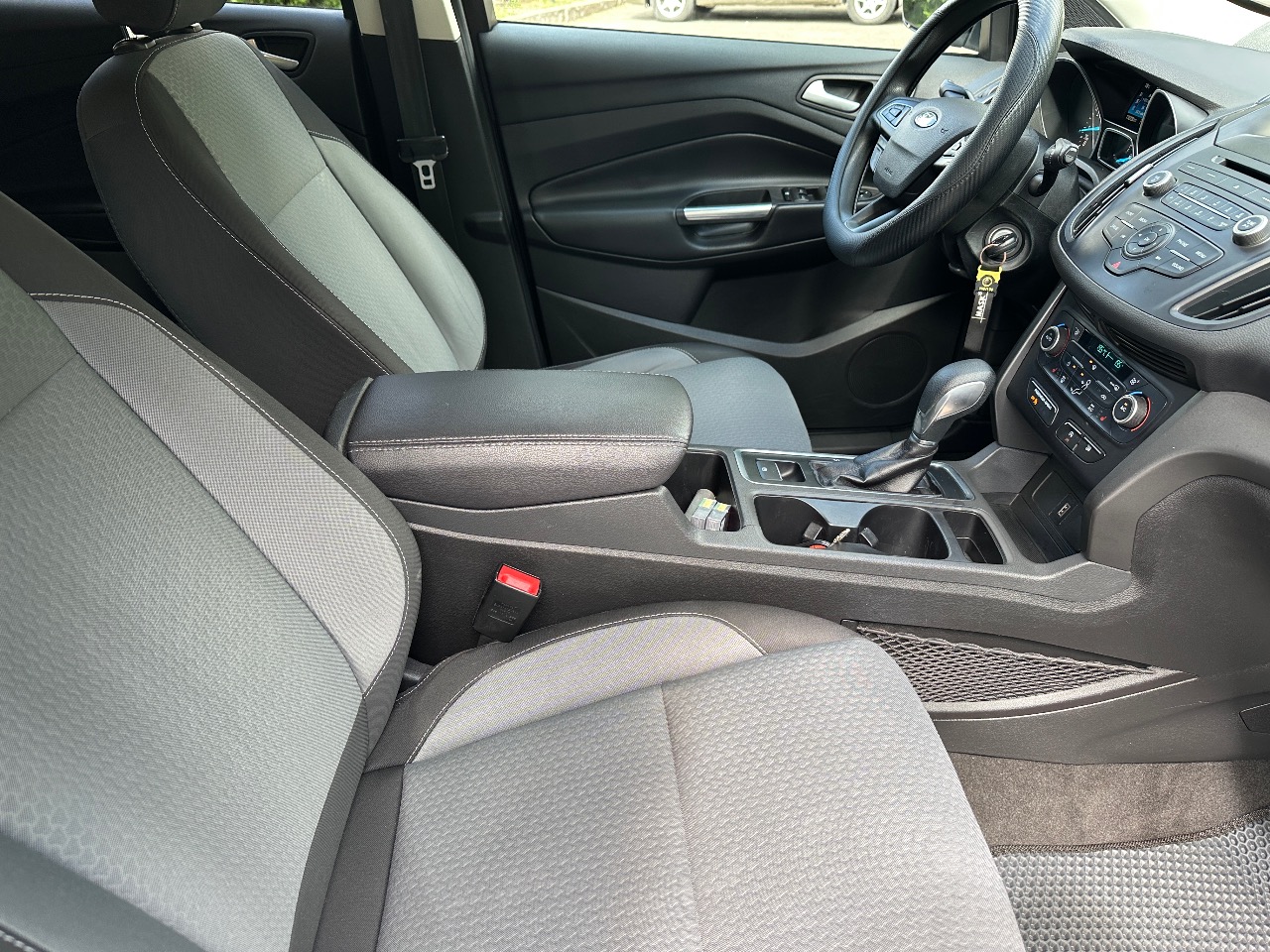 Ford Escape - фото 16