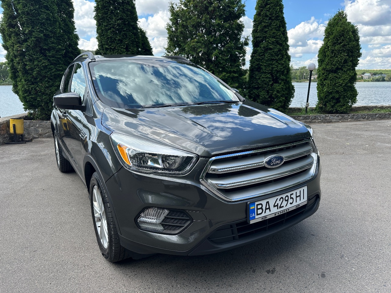 Ford Escape - фото 1
