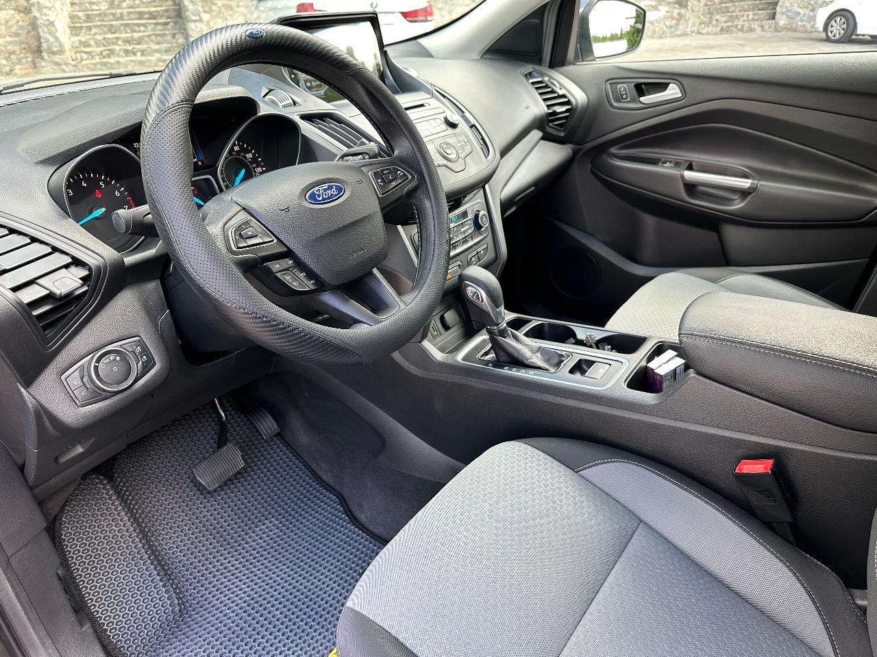 Ford Escape - фото 22