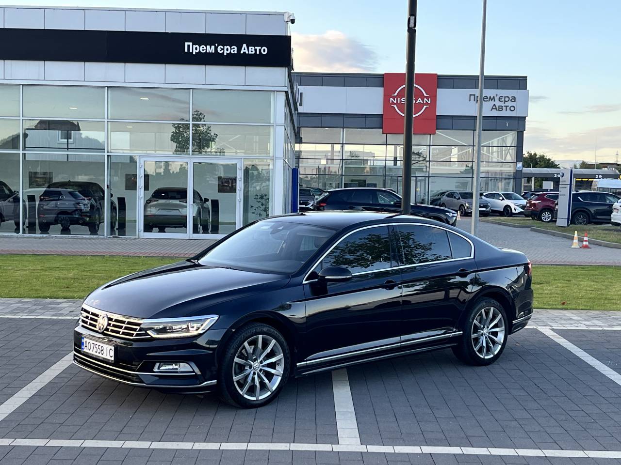 Volkswagen Passat - фото 6