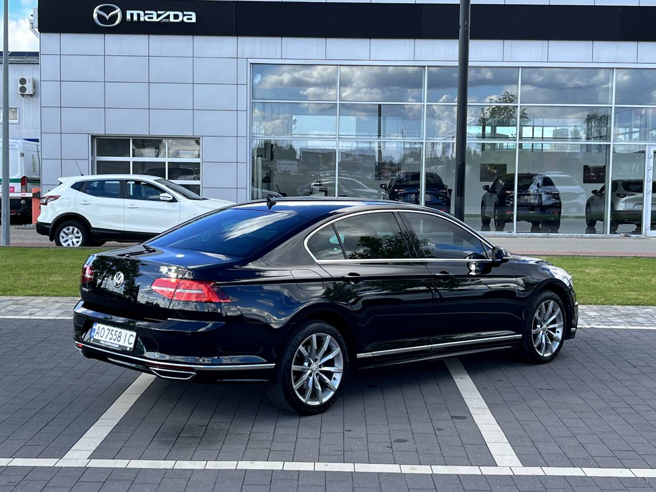 Volkswagen Passat - фото 3