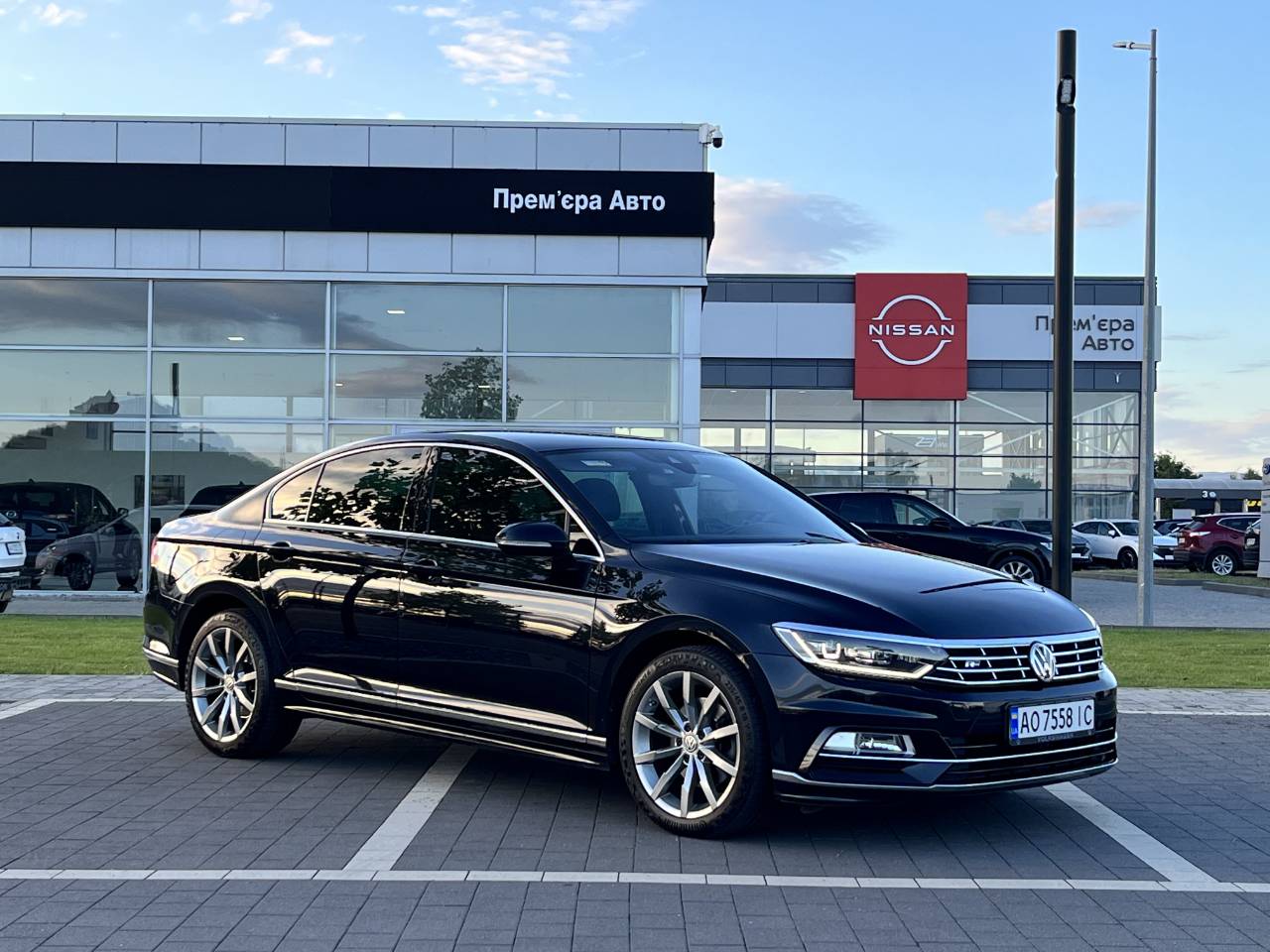 Volkswagen Passat - фото 2