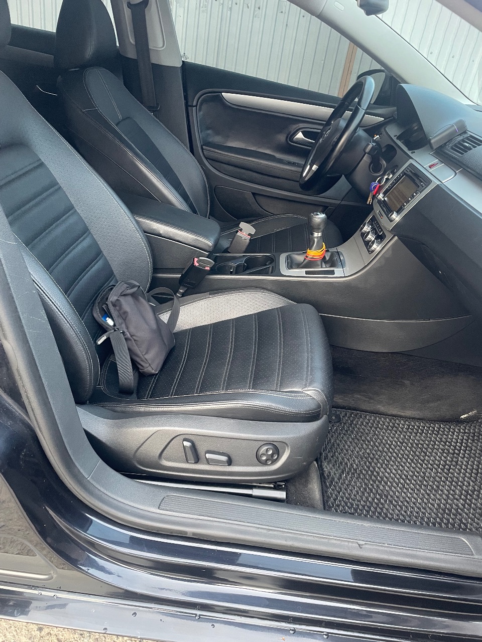 Volkswagen Passat CC - фото 13