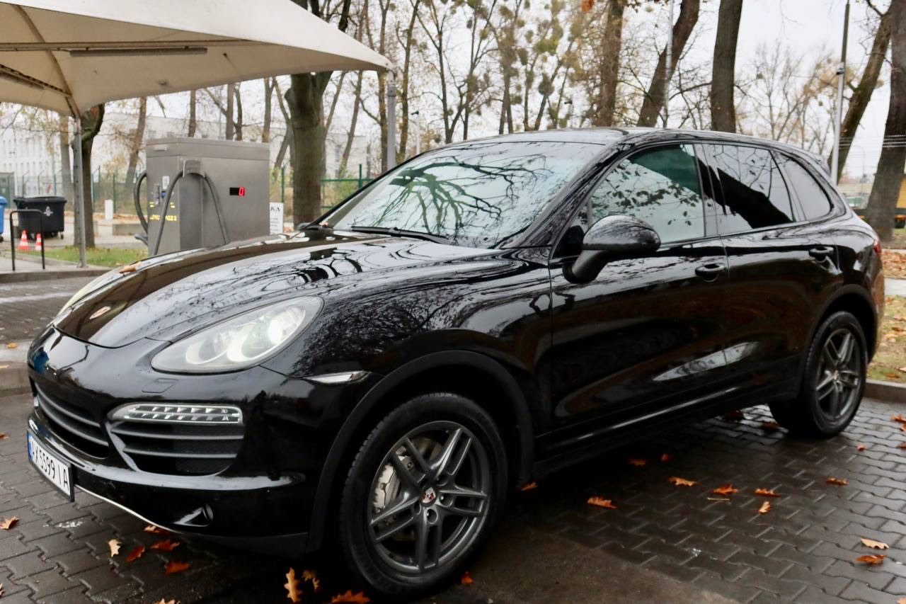 Porsche Cayenne - фото 1