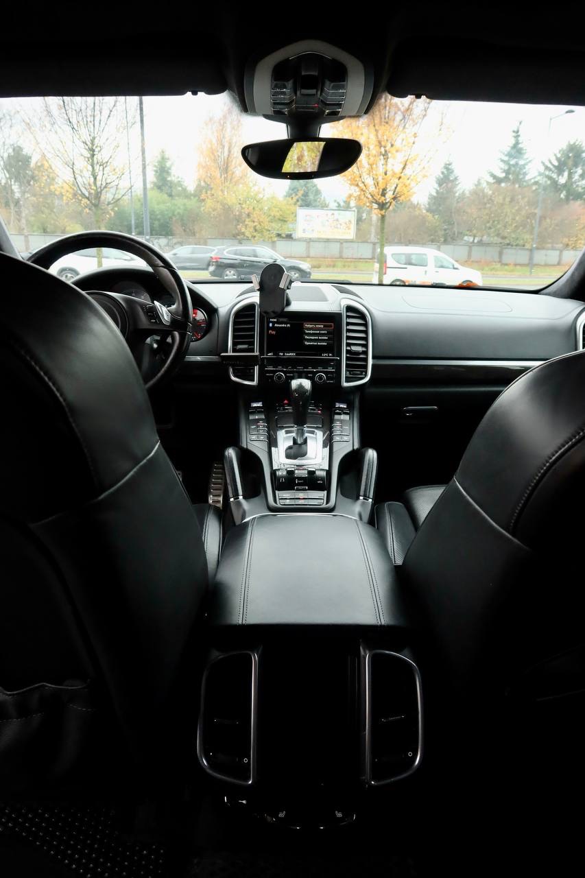 Porsche Cayenne - фото 17