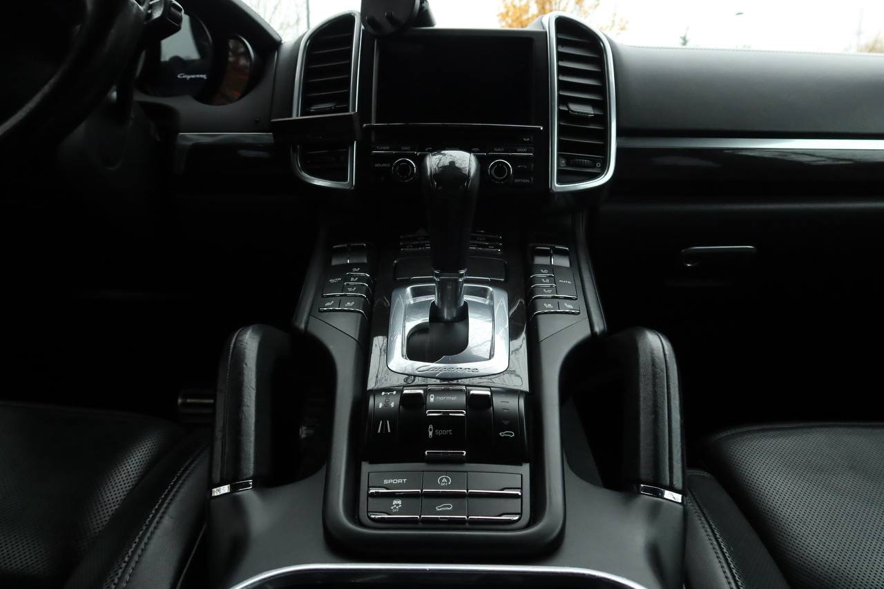 Porsche Cayenne - фото 13