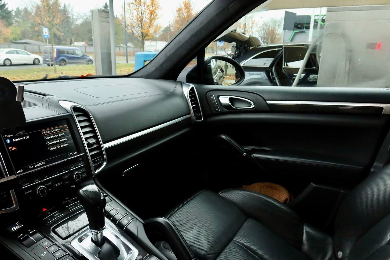 Porsche Cayenne - фото 15