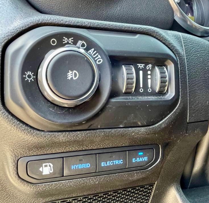 Jeep Wrangler - фото 11