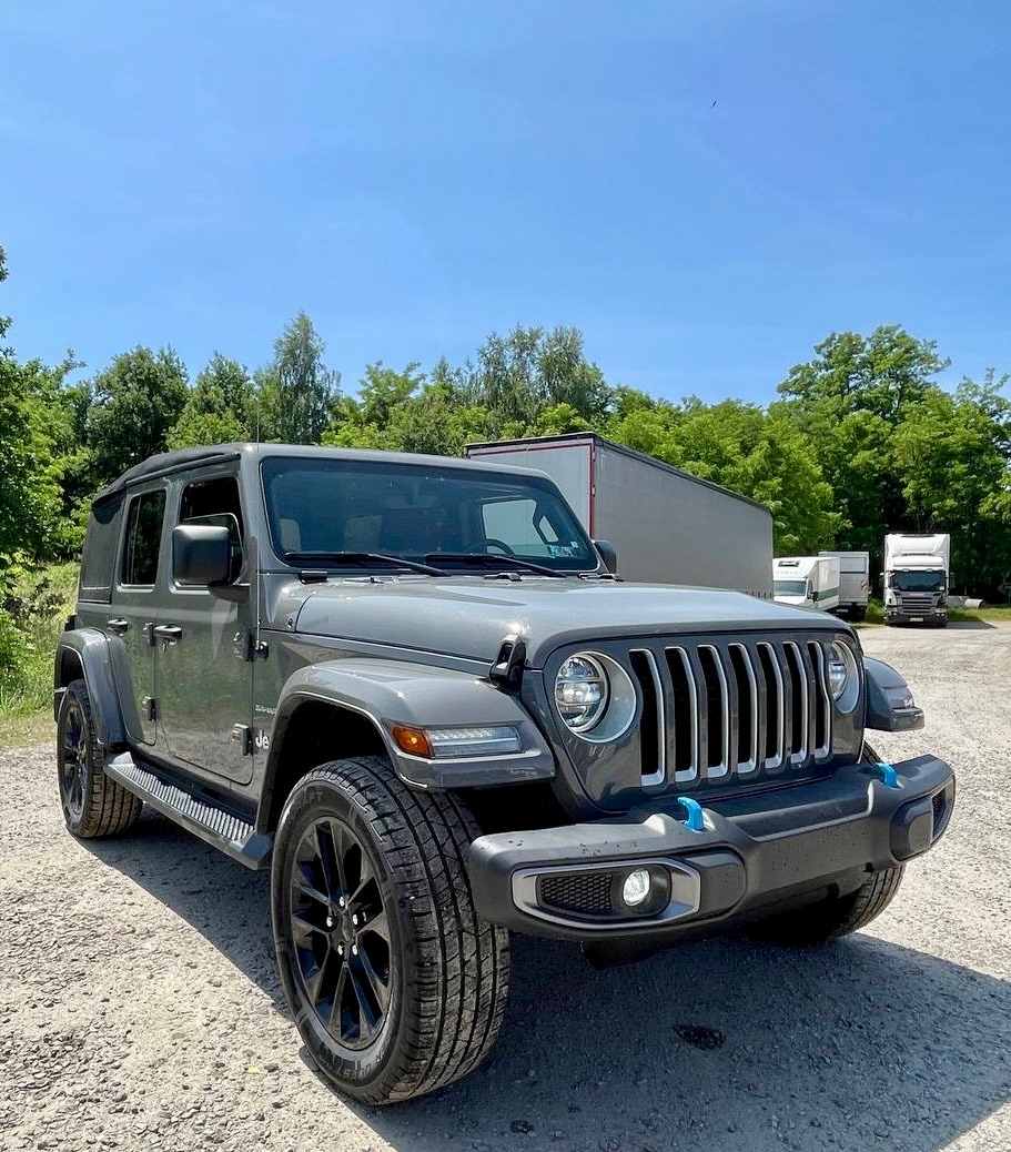 Jeep Wrangler - фото 1