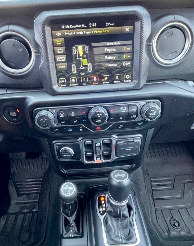 Jeep Wrangler - фото 10