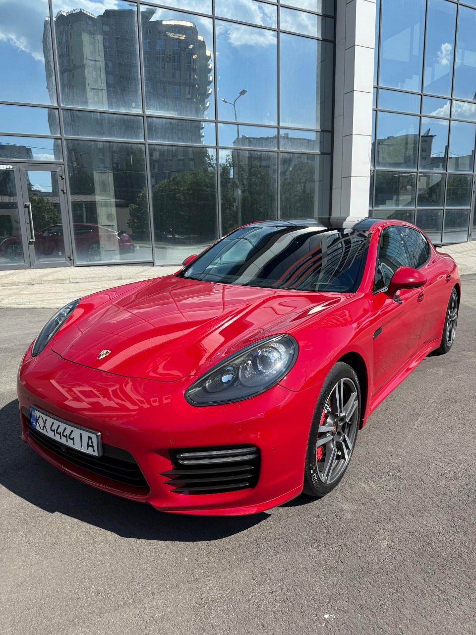 Porsche Panamera - фото 1