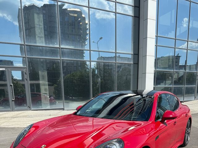 Porsche Panamera - фото 1