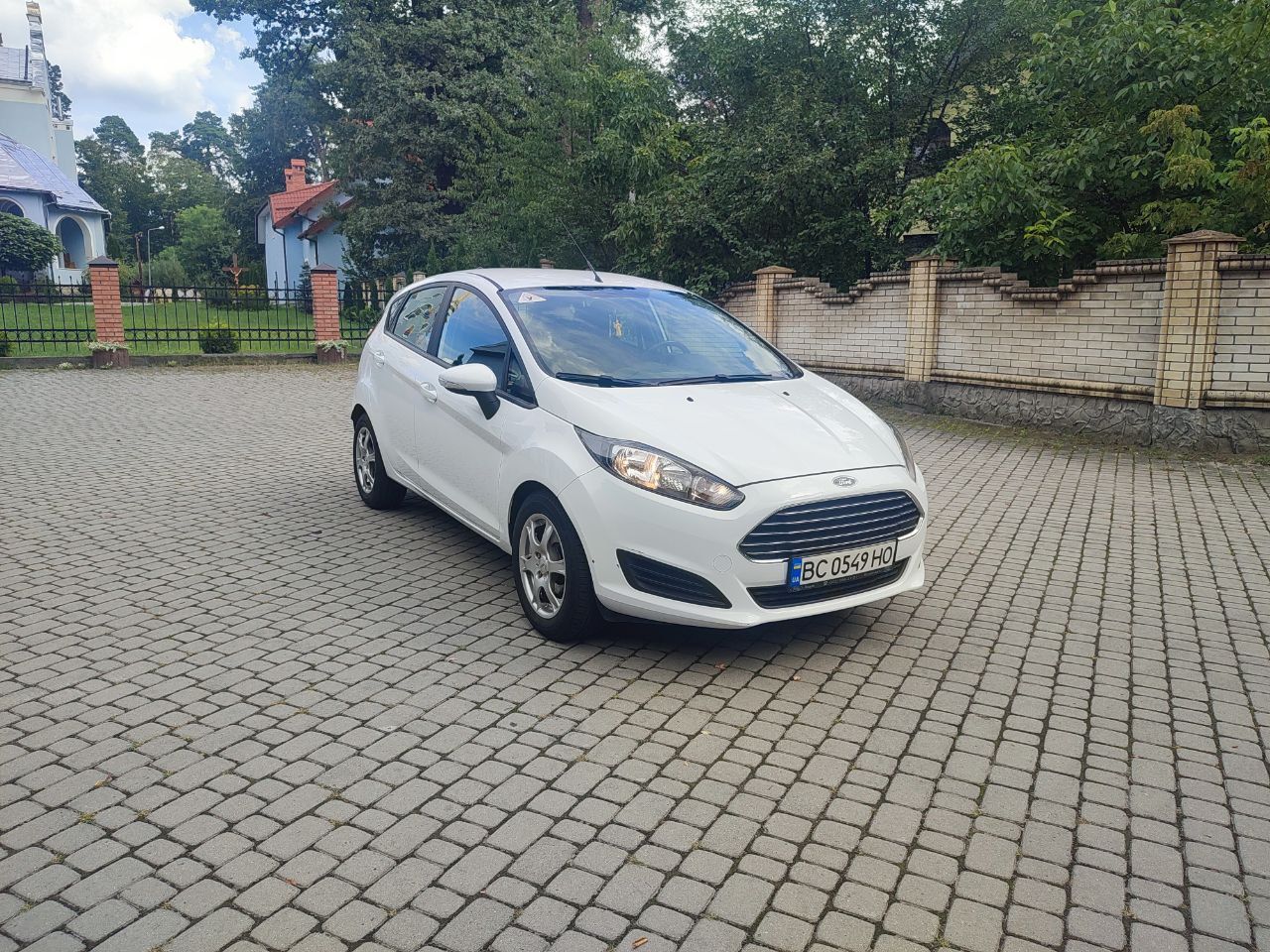 Ford Fiesta - фото 1