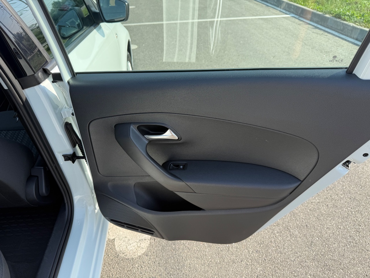 Volkswagen Polo - фото 17