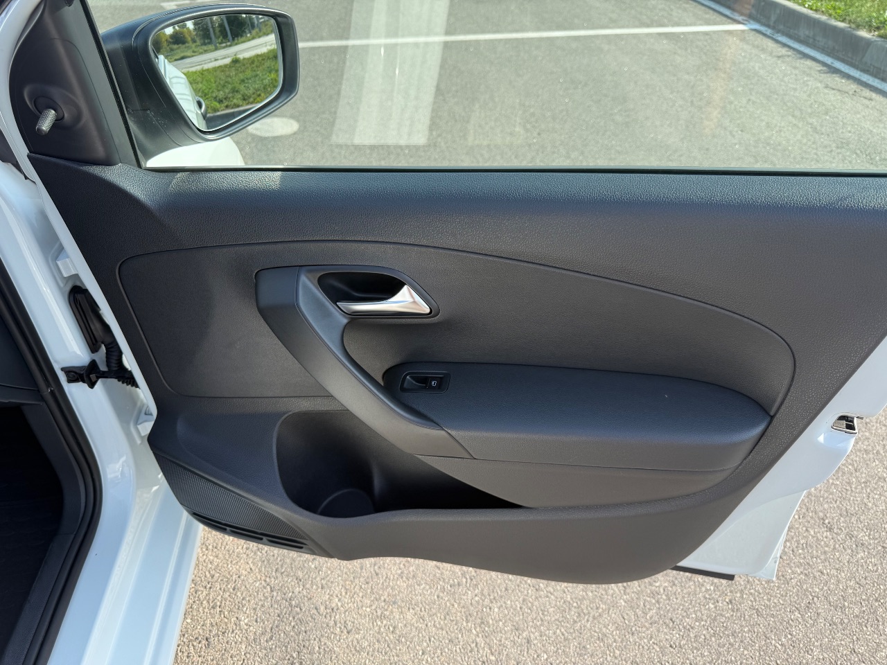 Volkswagen Polo - фото 16