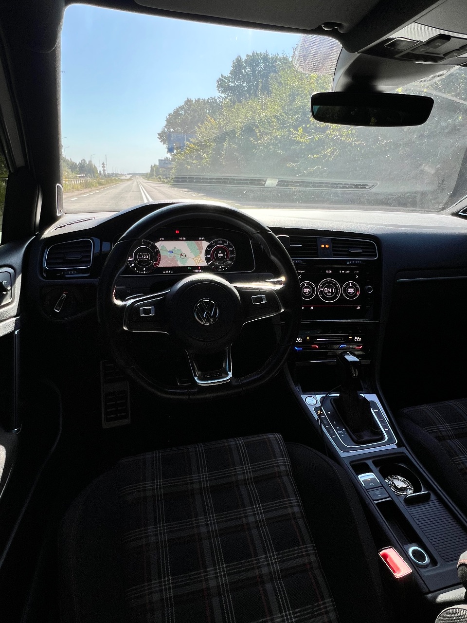 Volkswagen Golf GTI - фото 13