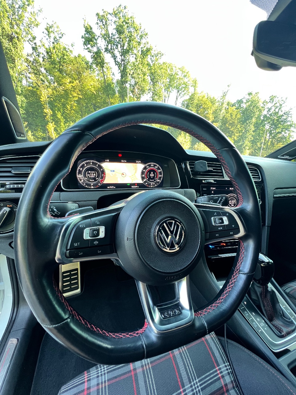 Volkswagen Golf GTI - фото 18