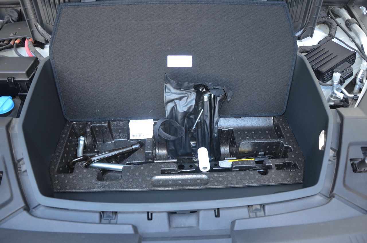 Audi e-tron - фото 17