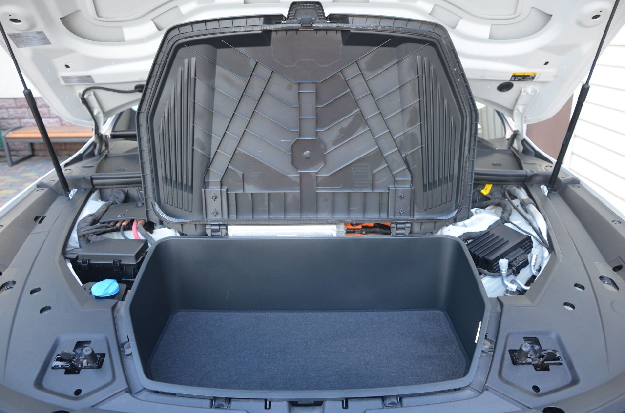 Audi e-tron - фото 16