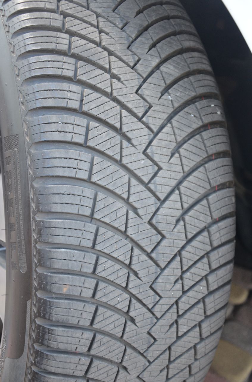 Audi e-tron - фото 13