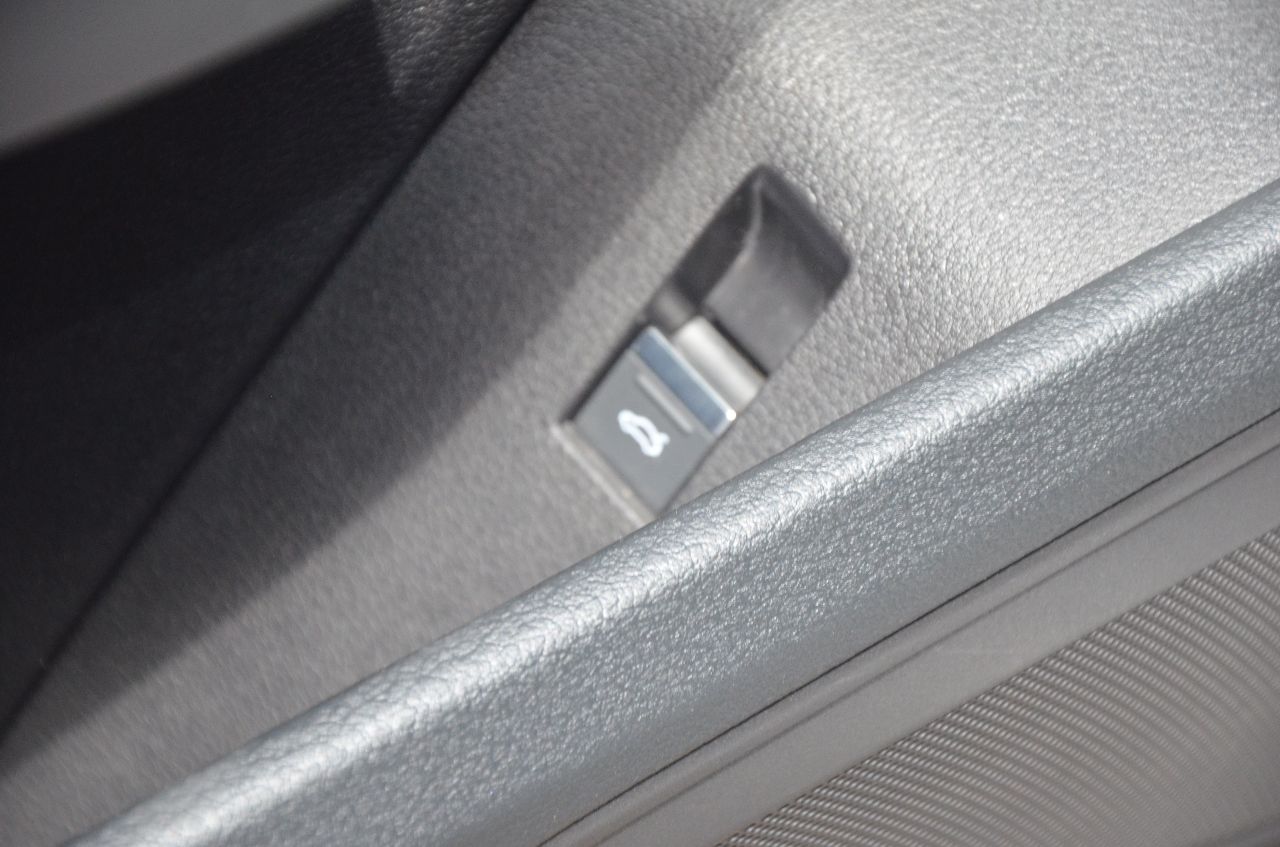 Audi e-tron - фото 30