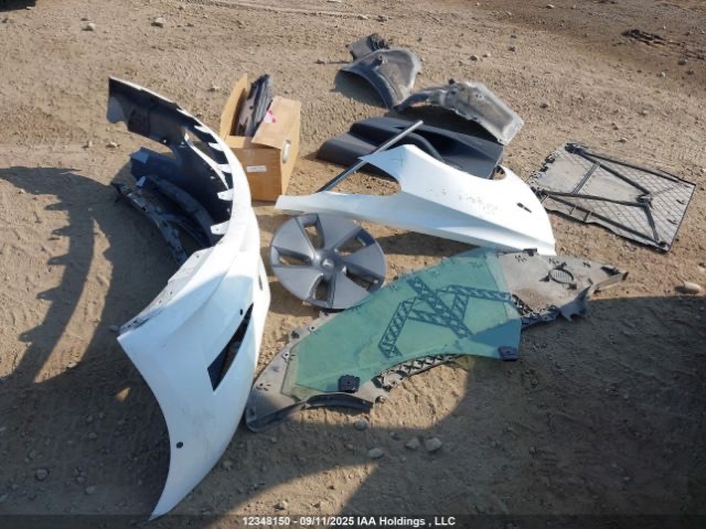 Tesla Model 3 - фото 10