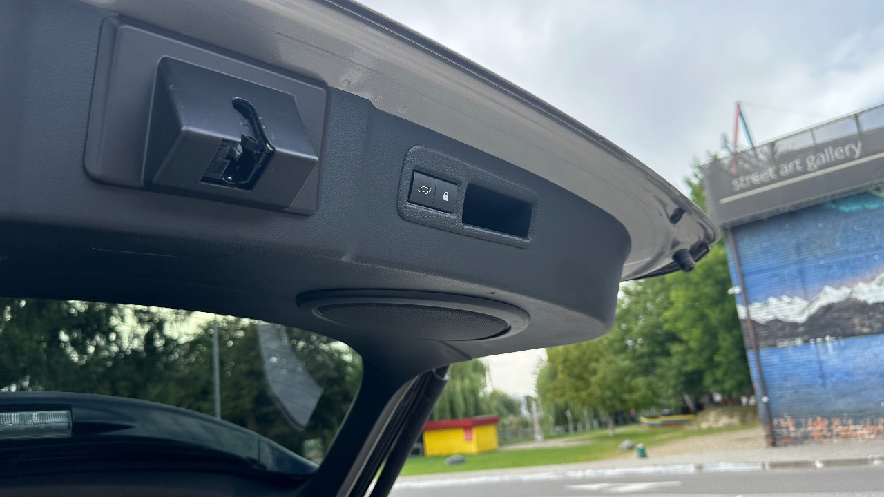 Lexus NX - фото 8