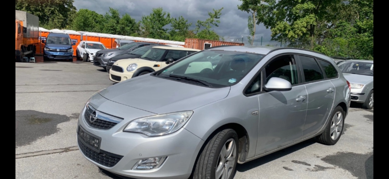 Opel Astra - фото 11