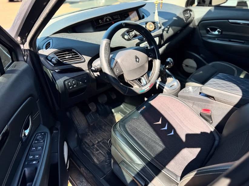 Renault Scenic - фото 4