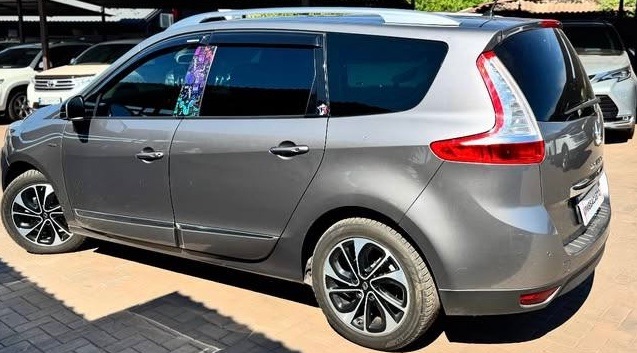 Renault Scenic - фото 2