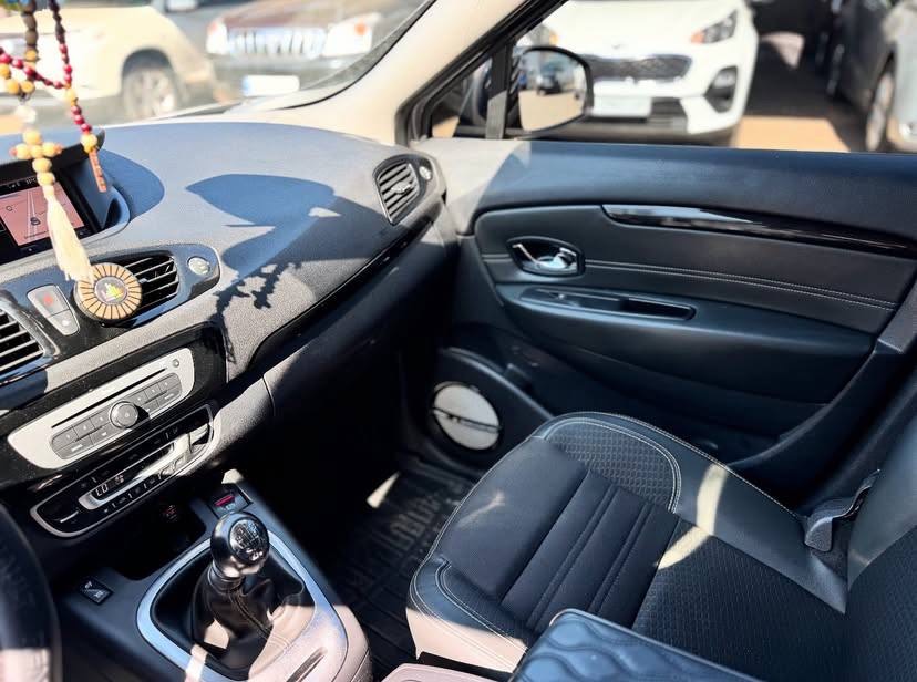 Renault Scenic - фото 3