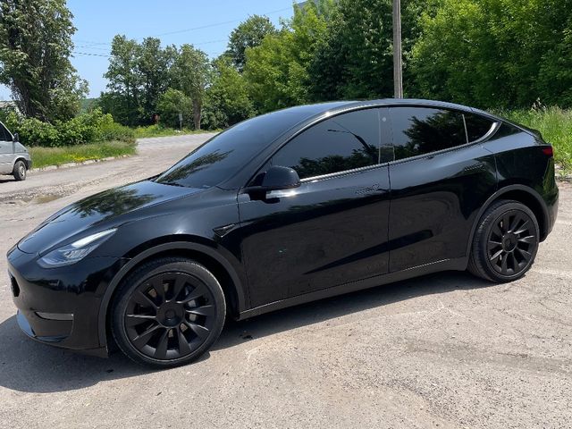 Tesla Model Y - зображення 4