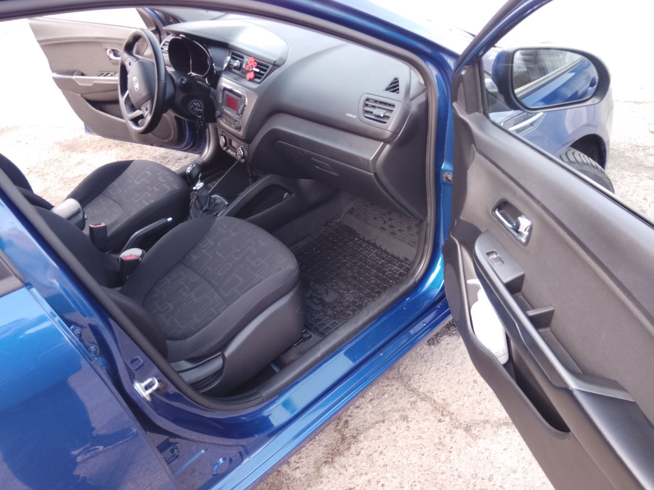 Kia Rio - фото 6