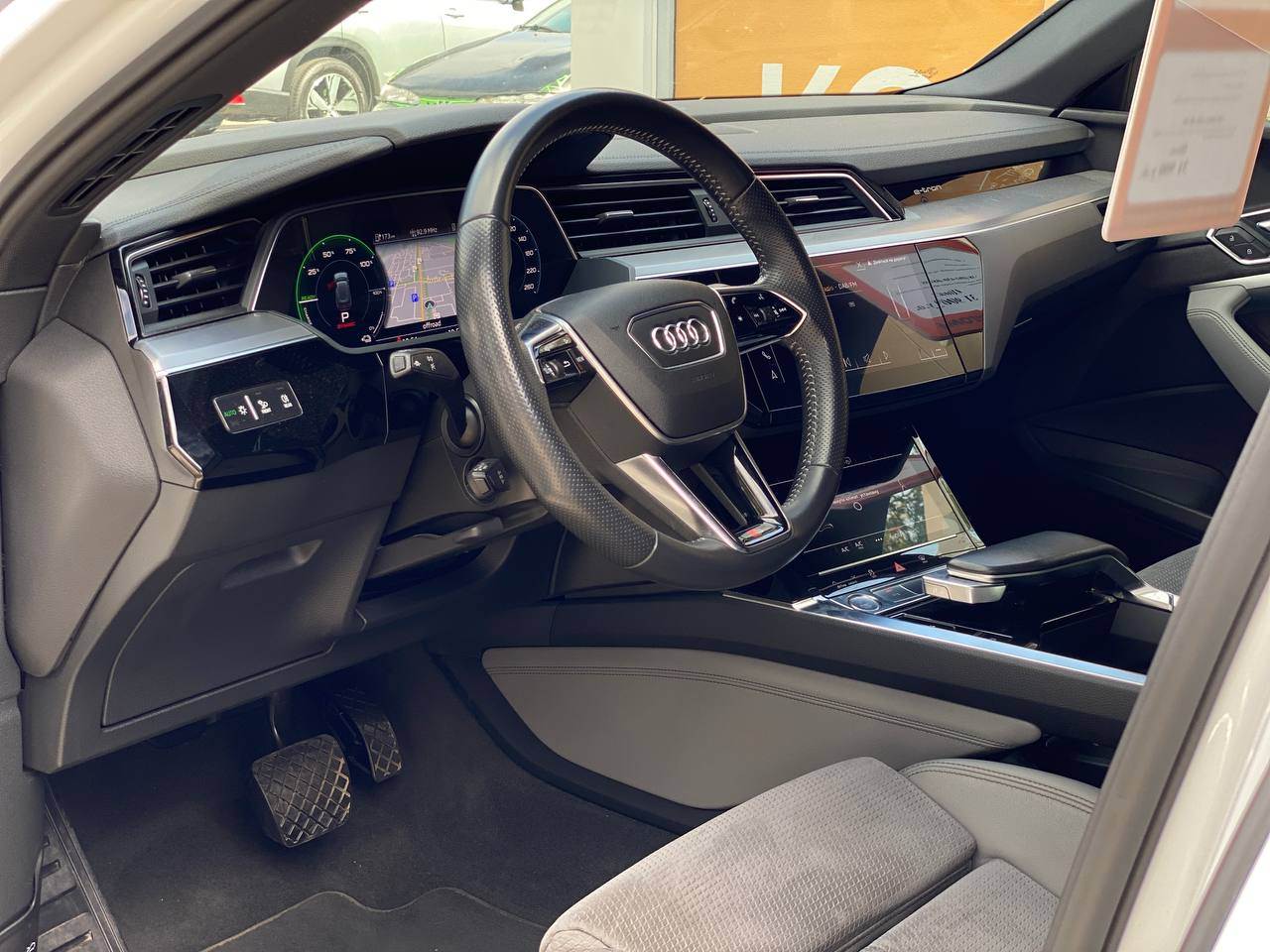 Audi e-tron Sportback - фото 9