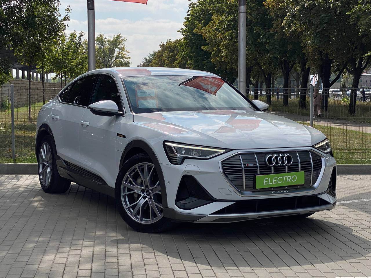 Audi e-tron Sportback - фото 3