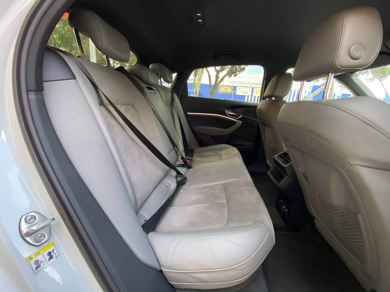 Audi e-tron Sportback - фото 16